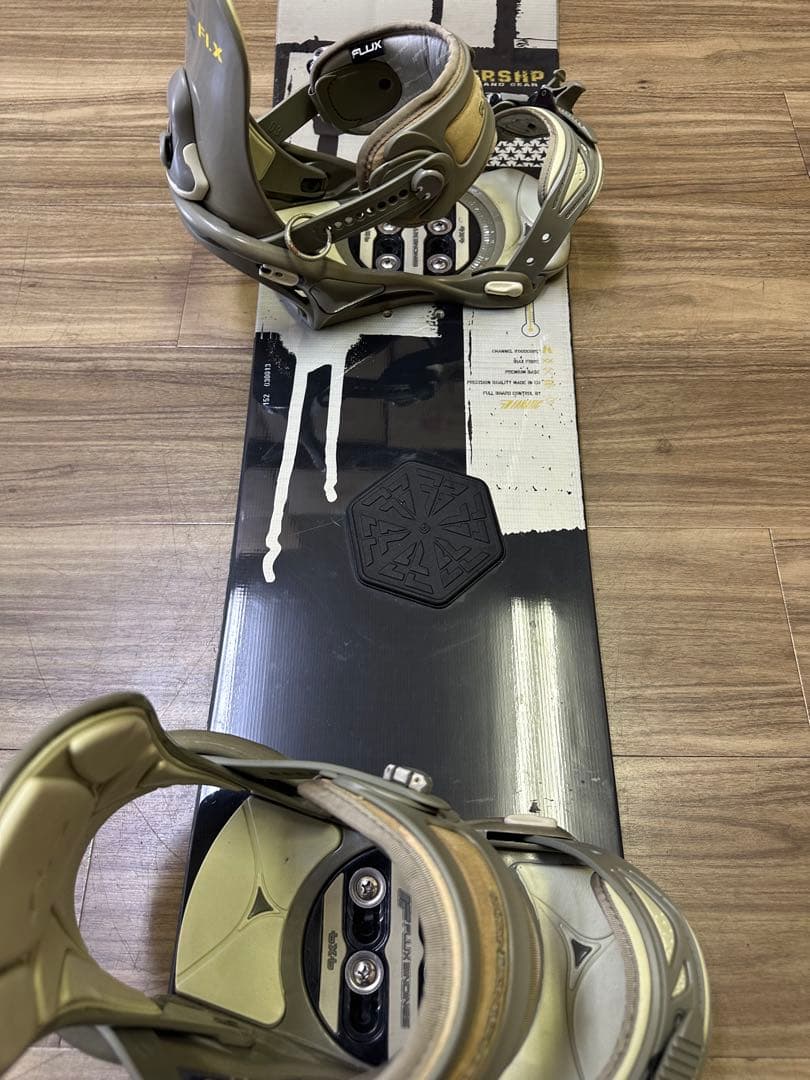 スノーボード FANATIC 152cmビンディングFLUX size Mセット