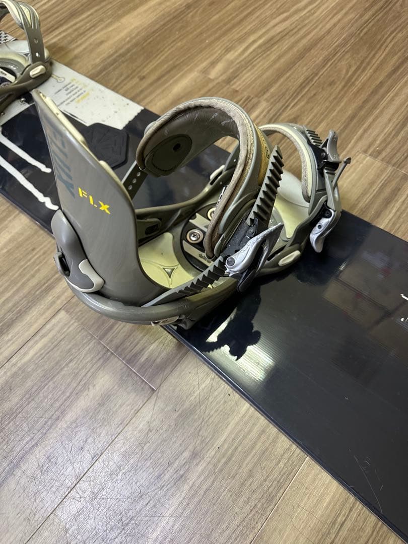 スノーボード FANATIC 152cmビンディングFLUX size Mセット