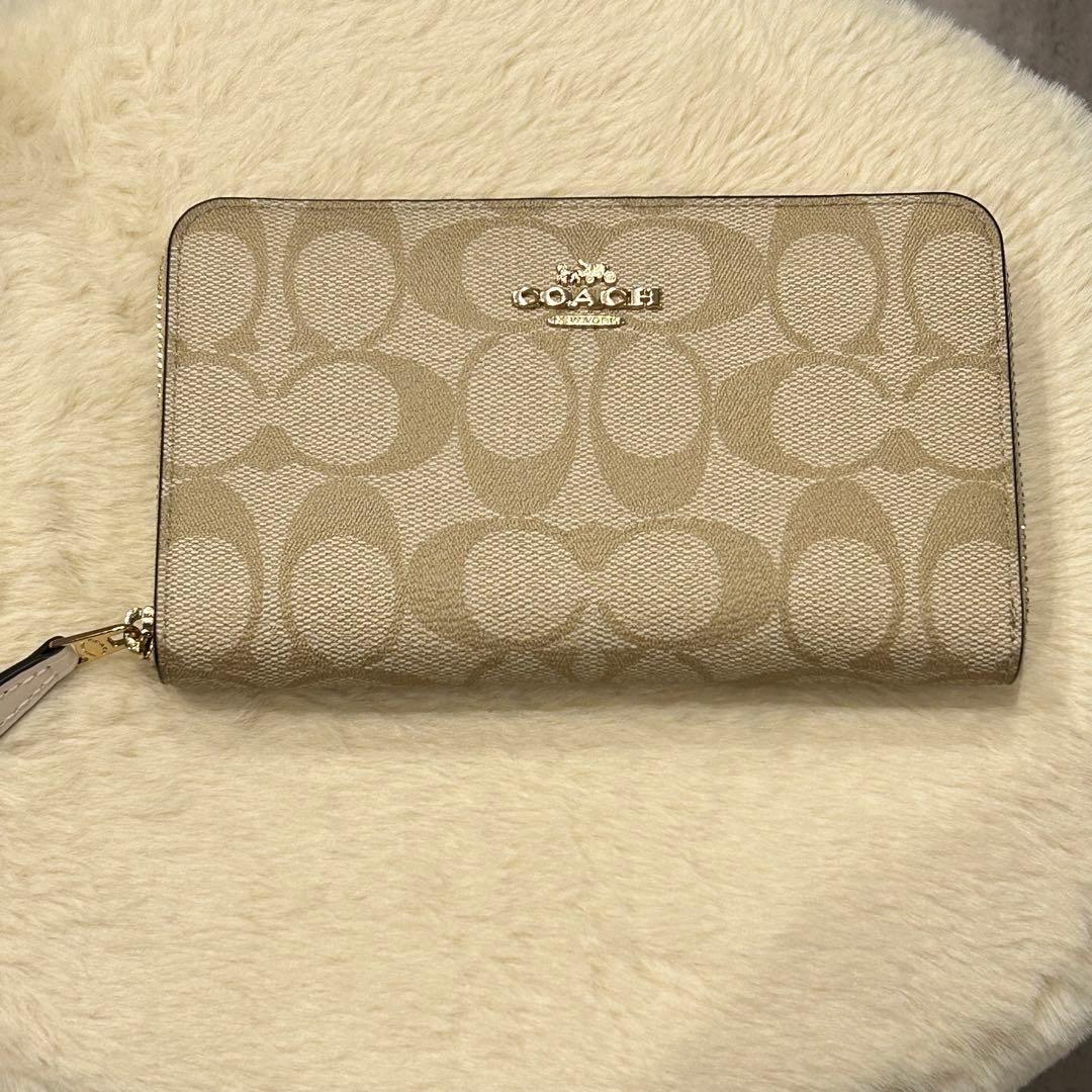 {美品}二つ折り財布 COACH IMDQC ライトカーキ チョークホワイト