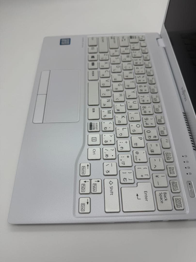 美品 Fujitsu 第8世代i7 8GB SSD256GB　Office付き