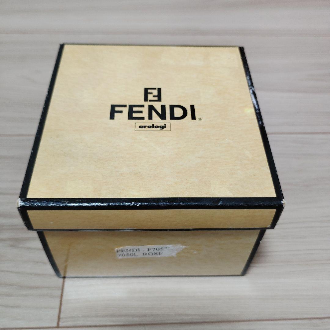 【FENDI】210L 腕時計　黒文字版