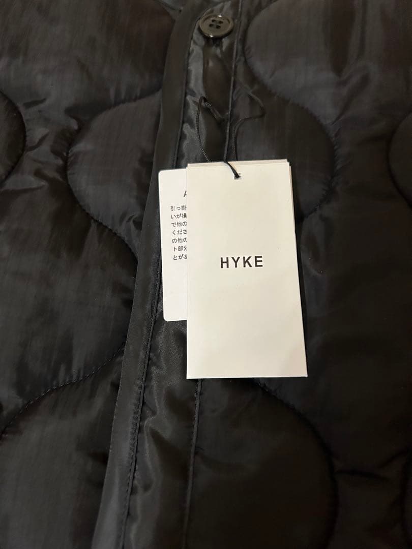 新品HYKE ハイクキルティングベストQUILTED CROPPED VEST