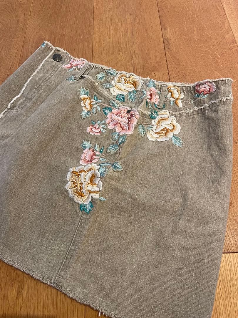 【希少】VIVIENNE TAM 花刺繍デニムスカート サイズ1 M