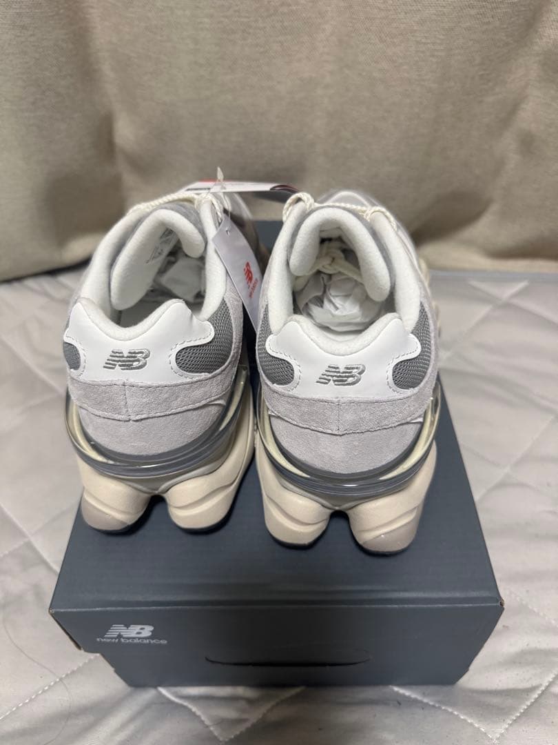 New Balance グレー スニーカー タグ付き