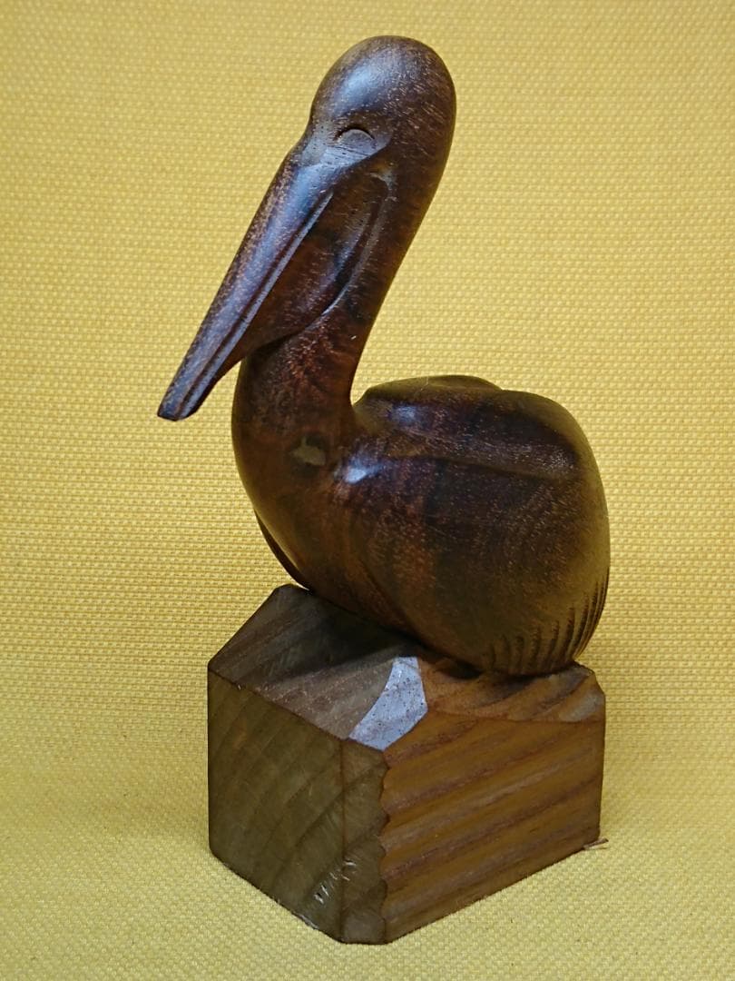 【美品】トリ　鳥　ペリカン　木彫り　置物　インテリア　工芸品　美術品　A3175