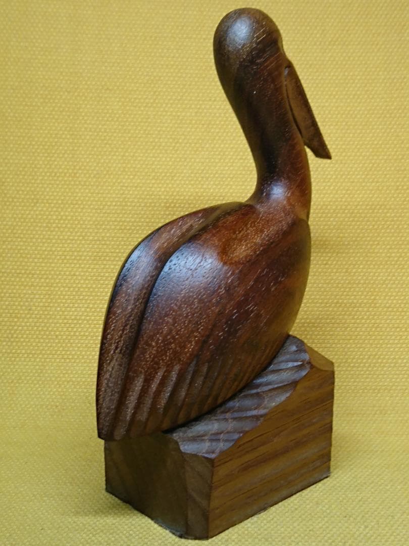 【美品】トリ　鳥　ペリカン　木彫り　置物　インテリア　工芸品　美術品　A3175