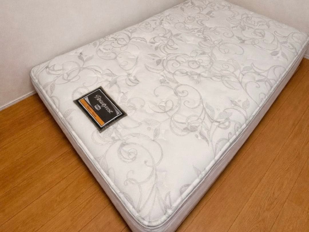 【美品】シモンズ セミダブル マットレス　ゴールデンバリュー