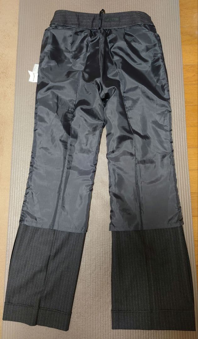 【美品】近年 iCB パンツスーツ ダーク グレー ストライプ