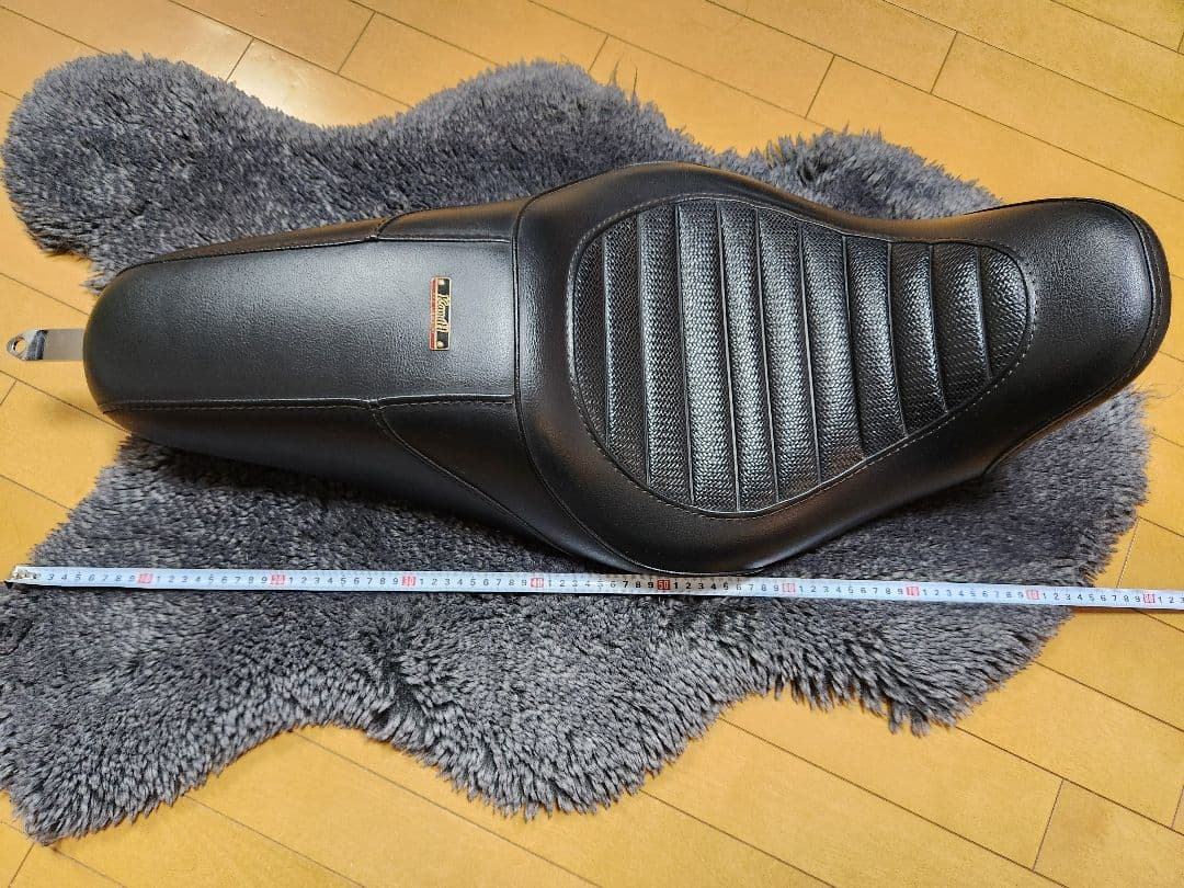 ハーレーダビッドソン　KandH バイクシート 黒 レザー ストライプデザイン