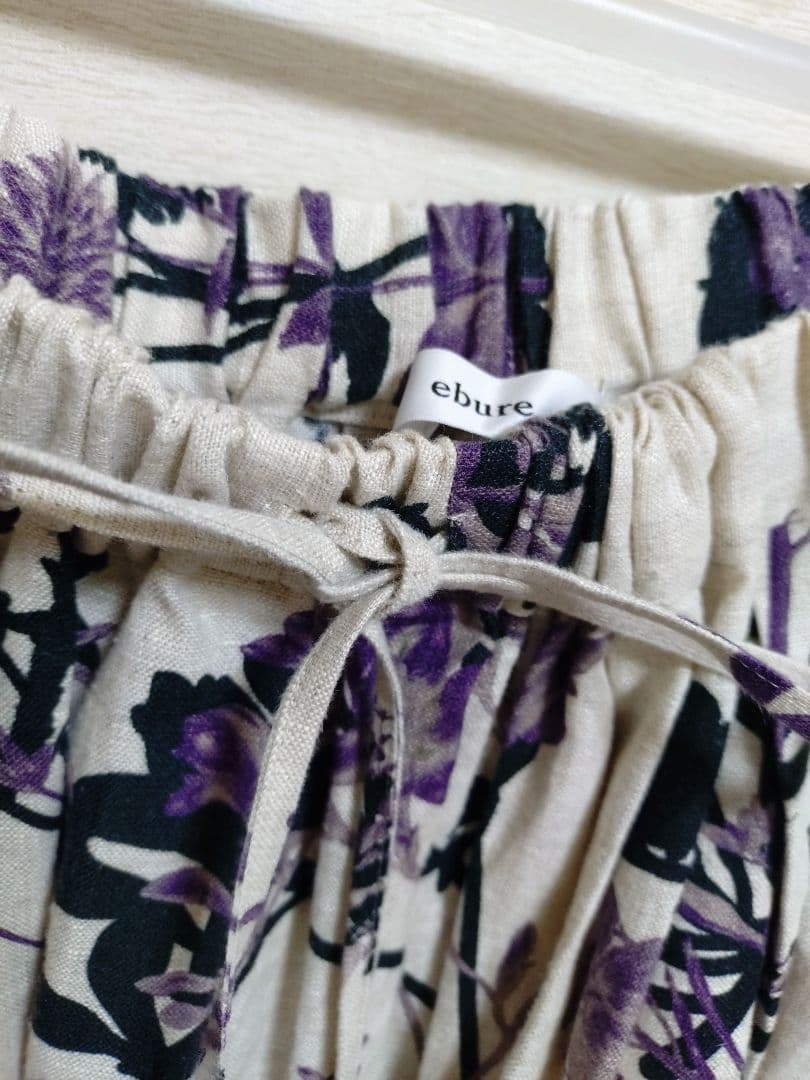 ✿　専用☆エブール　ebure　ナチュラルリネンフラワータックスカート