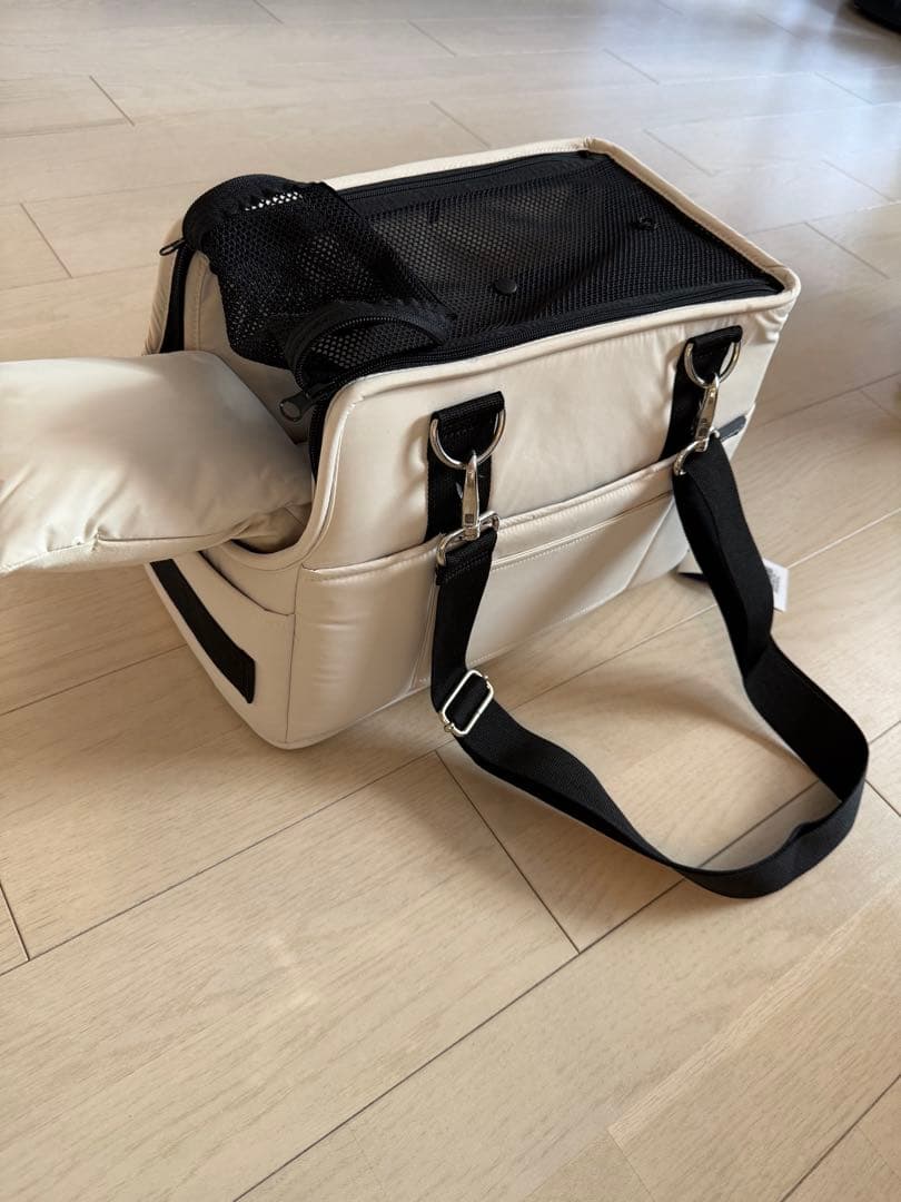 SSOOOK ホワイトキャリーバッグ