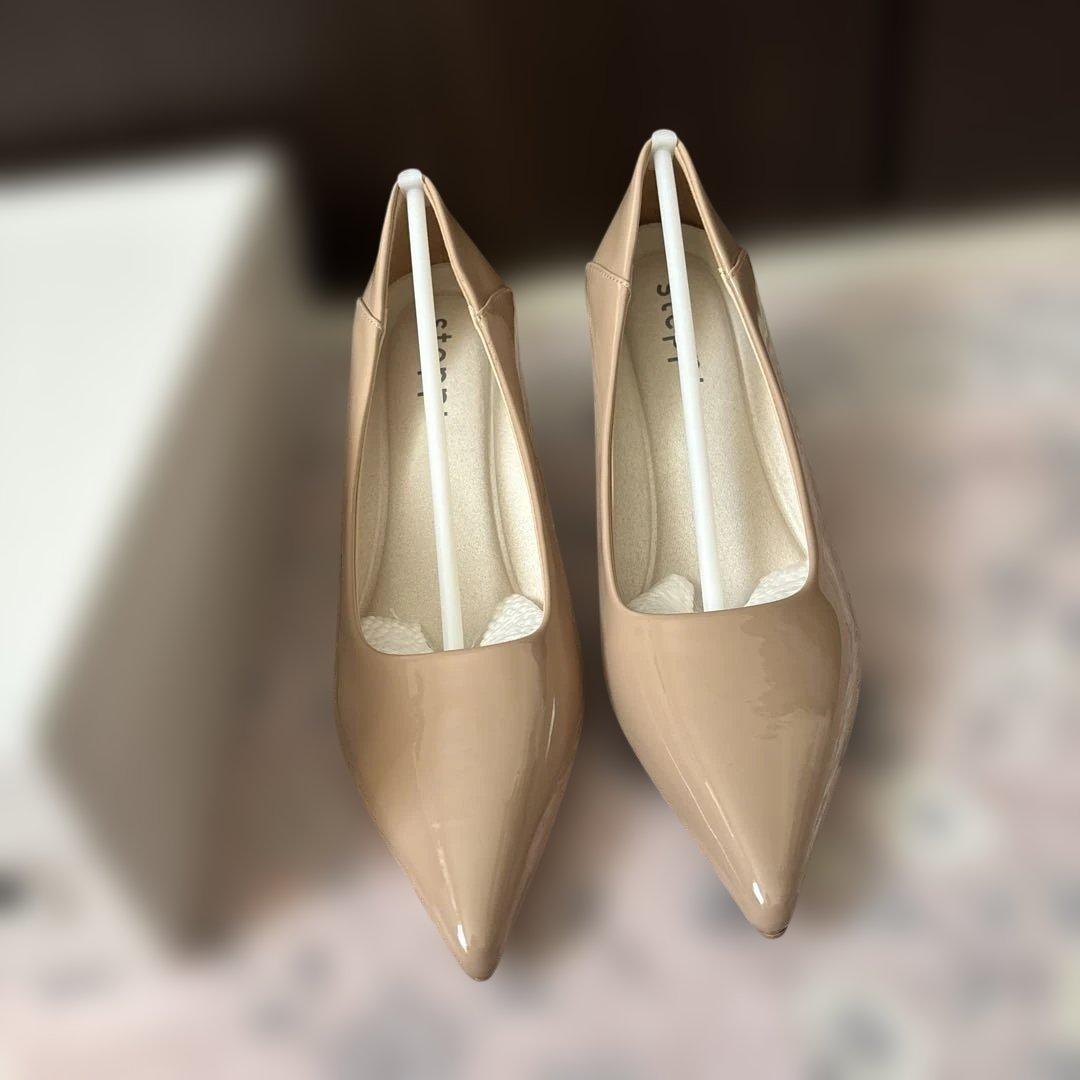 ♪新品！Mal.レレレさん　ベージュエナメルパンプス♪