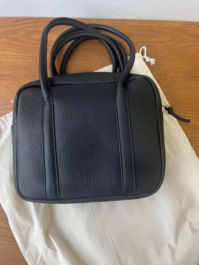 新品Aeta SQUARE BOSTON ロング ハンドル バッグ 黒