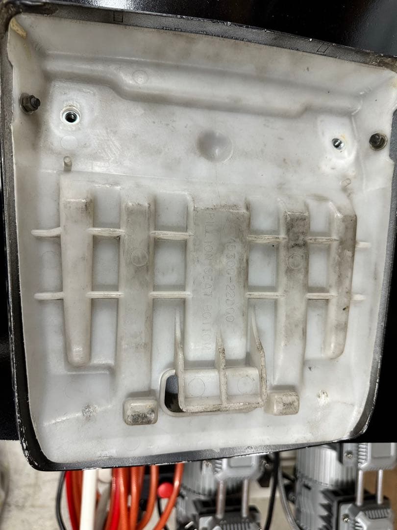 m*2様 rgv250 vj22a L型用シングルシートカバー