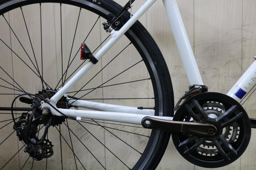 GIANT-MOMENTUM iNEED W-1 700C21速450mmクロス