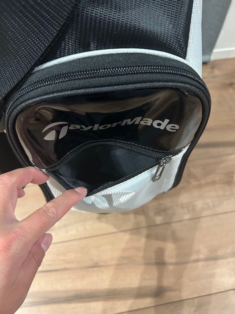TaylorMade トゥルーライト　ゴルフバッグ