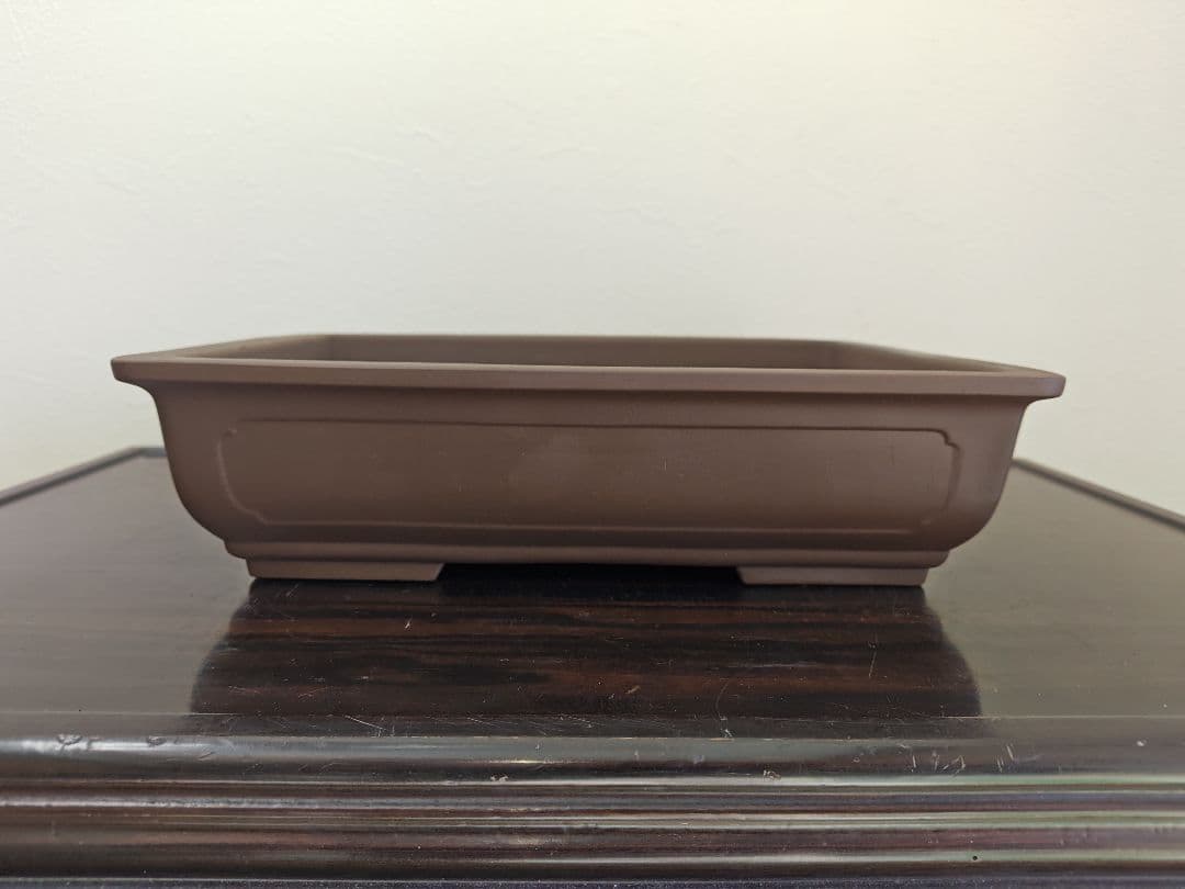 ブラウンの陶器製長方角形盆栽鉢 約32cm×23.5cm×8.7cm　落款　宝泉