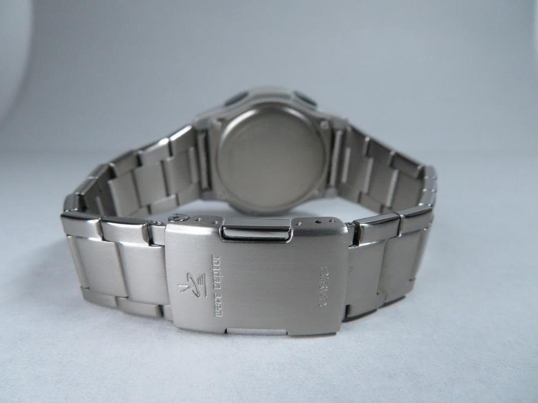 未使用 チタン カシオ ウェーブセプターソーラー電波 マルチバンド6 シルバー