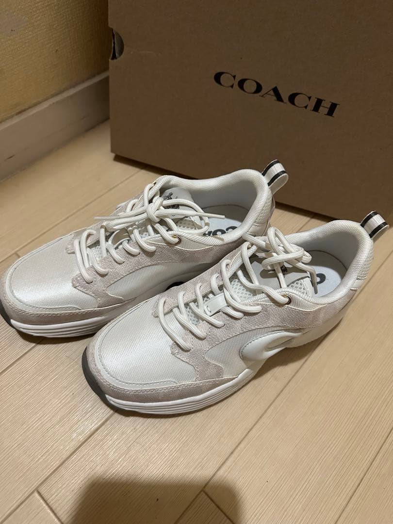 今月まで❗️新品未使用❣️COACH スニーカーベージュ系36