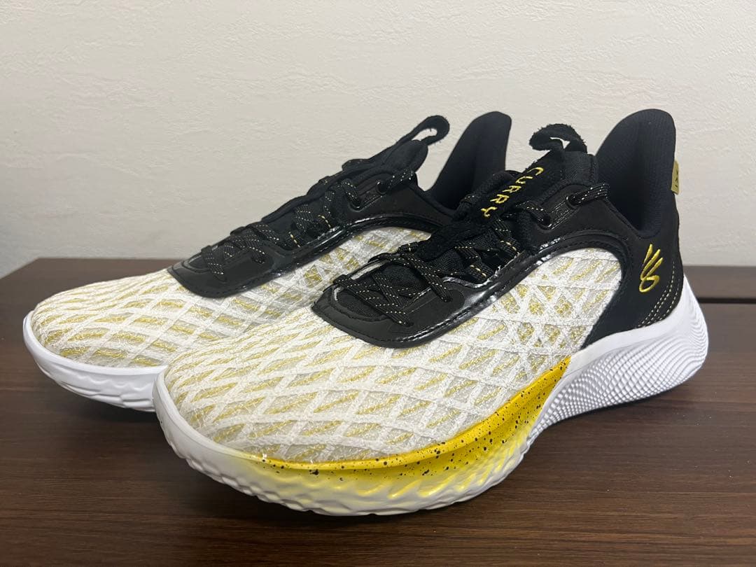 UA Curry Flow 9 新品 バッシュ 29.5cm 箱破損あり