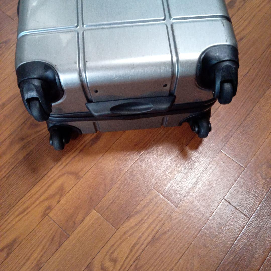 TITAN シルバーキャリーケース 中型 74L