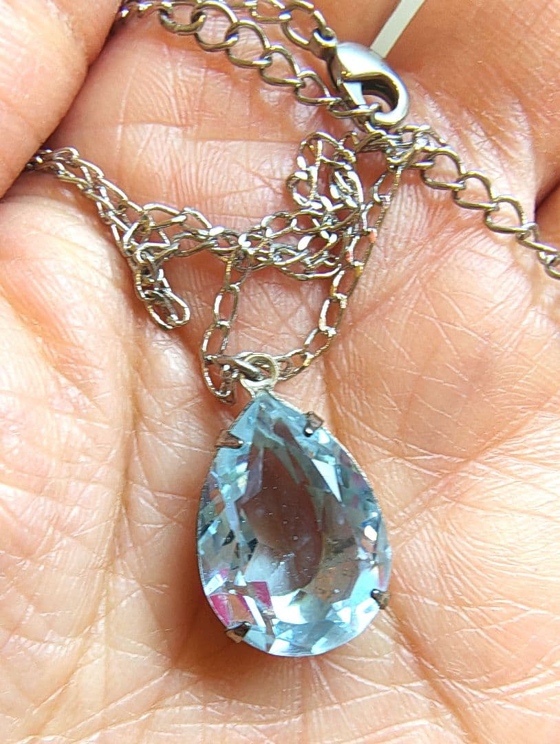 アレキサンドライトヴィンテージスワロフスキーペンダント