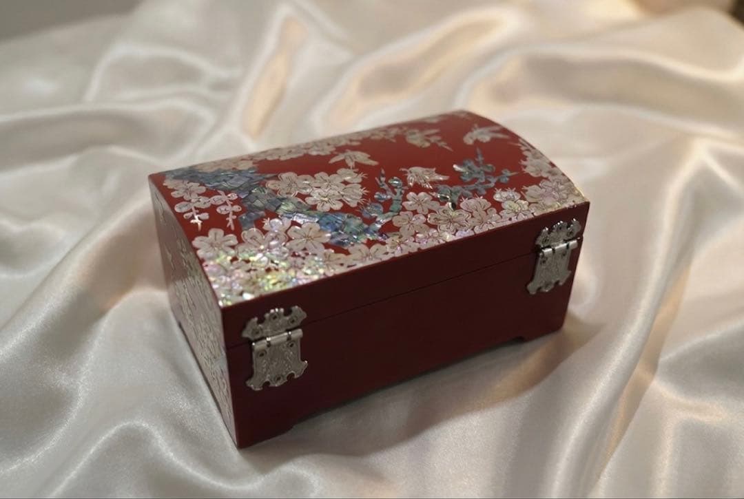 螺鈿細工 ジュエリーボックス 宝石箱木製 漆塗り 梅と鳥赤