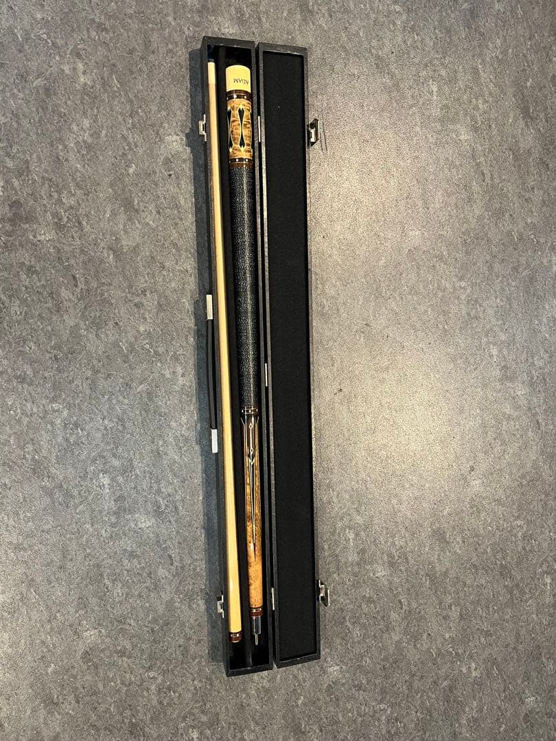 アダム　ビリヤードキュー　ケース付き