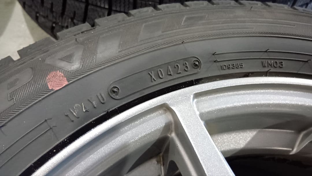 アクア　175 65 15 ダンロップ スタッドレスタイヤ　2本セット　②