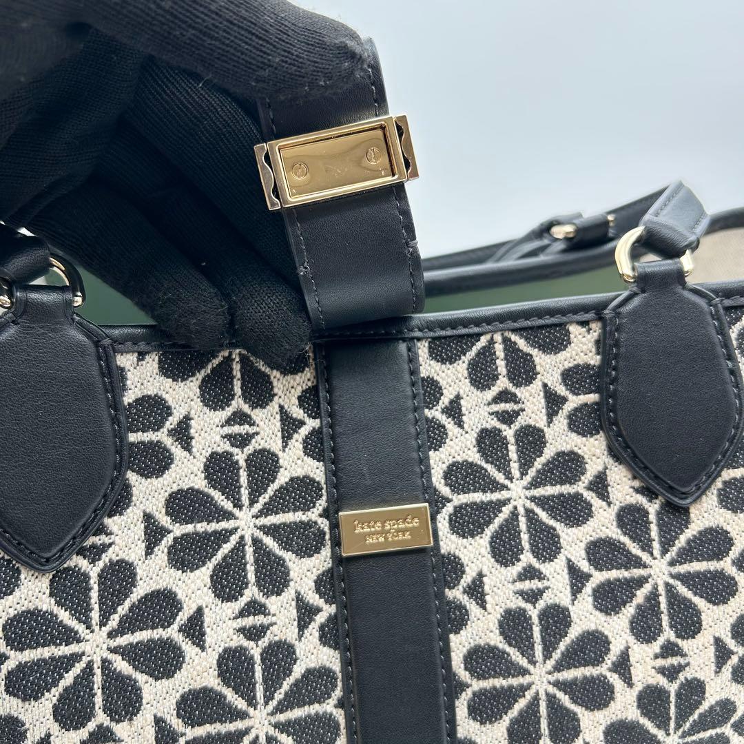 未使用　ケイトスペード　トートバッグ　花柄　ロゴ　ジャガード　A4◎　肩掛け◎