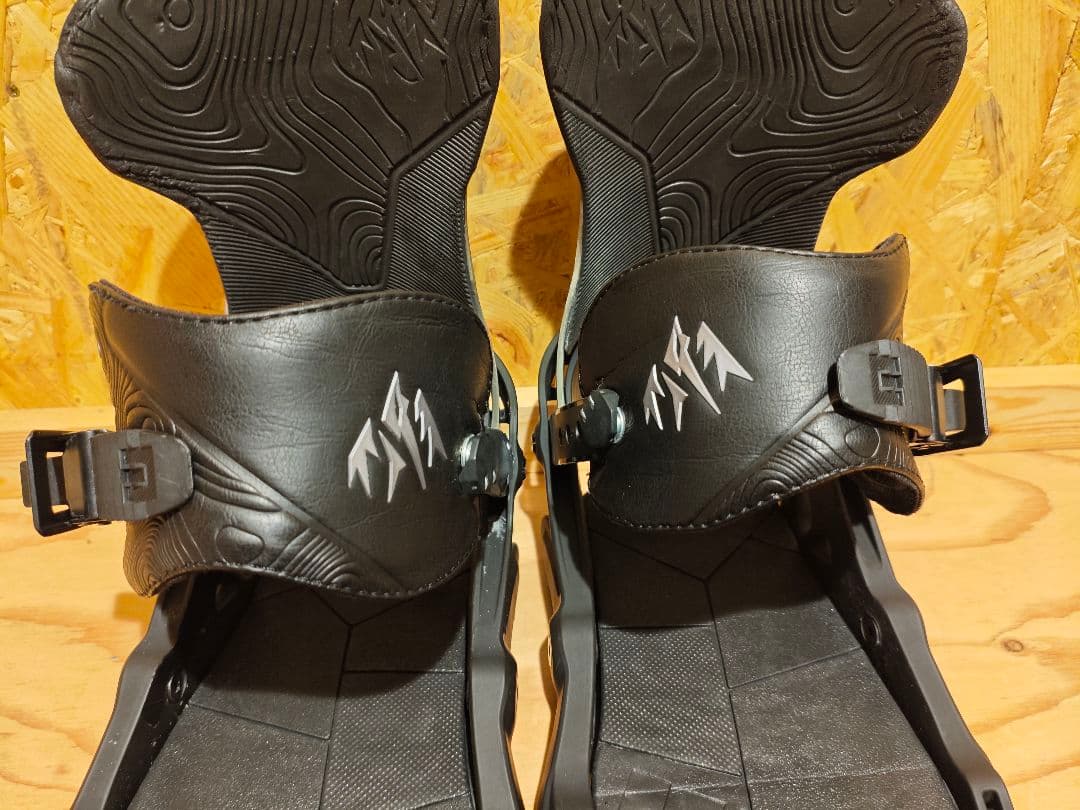 定価8.5万円JONES APOLLO Mスノーボードバインディングビンディング