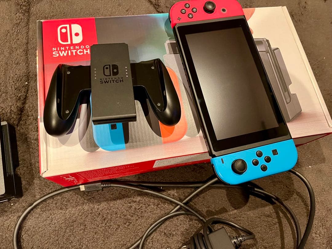 美品 ニンテンドーSwitch 任天堂 スイッチ 本体 付属品全完備 おまけ付