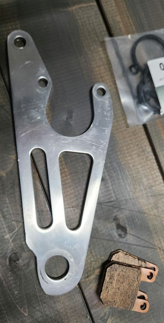 ハーレーJB２ポットキャリパー+キャリパーサポート+シールキット　ジャンク品