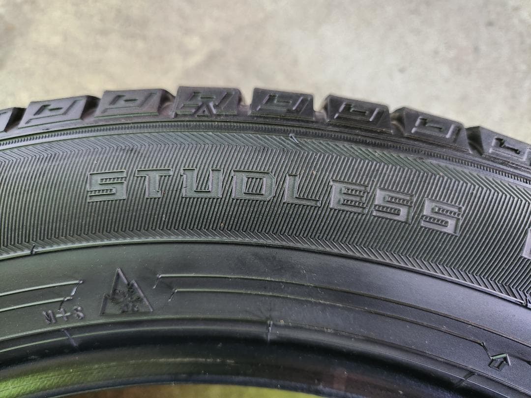 送料込☆2021年製ダンロップ タイヤ205/55R17 日本製☆4本