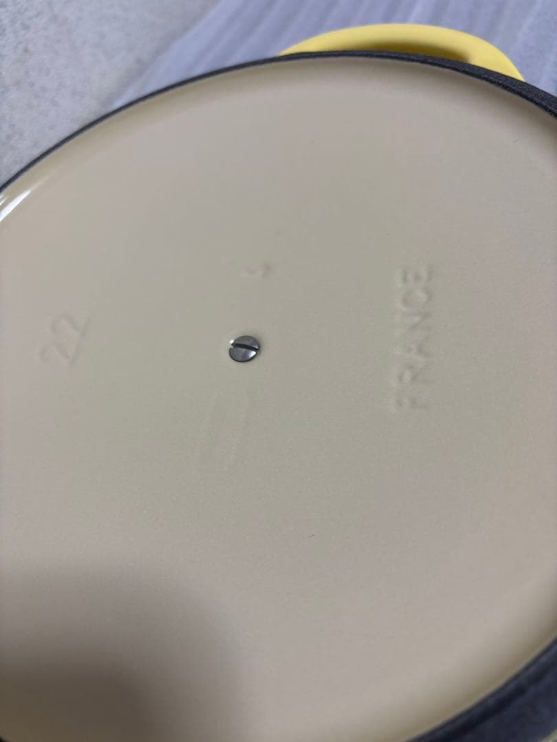 ル・クルーゼ鍋　22cm イエロー