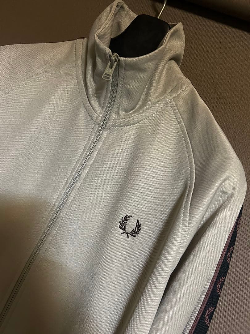 ✨超美 FRED PERRY / Contrast Tape Track JKT