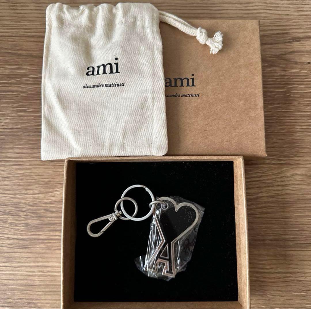 新品 AMI キーリング ブラック