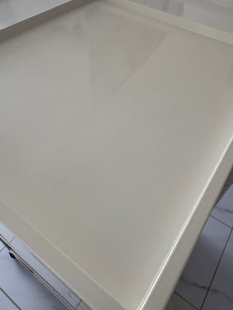 正規品 ジョエ・コロンボ　ボビーワゴン 3段2トレイ　キャスター付き　ホワイト