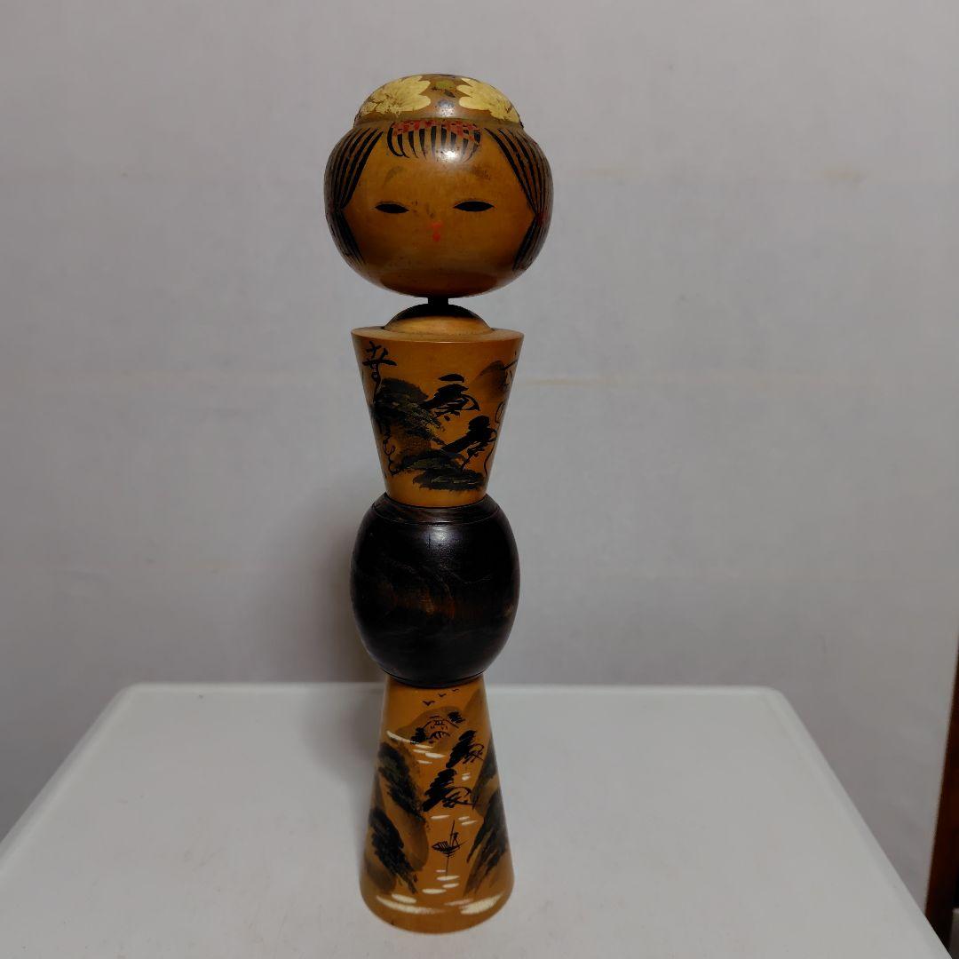 年代物の小芥子です。高さ34cm