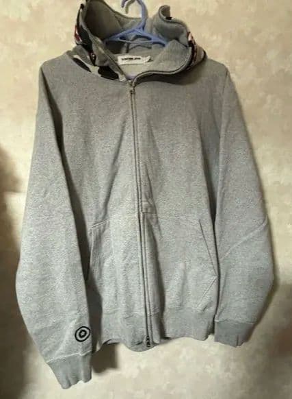 アベイシングエイプ シャークパーカー 灰カモ