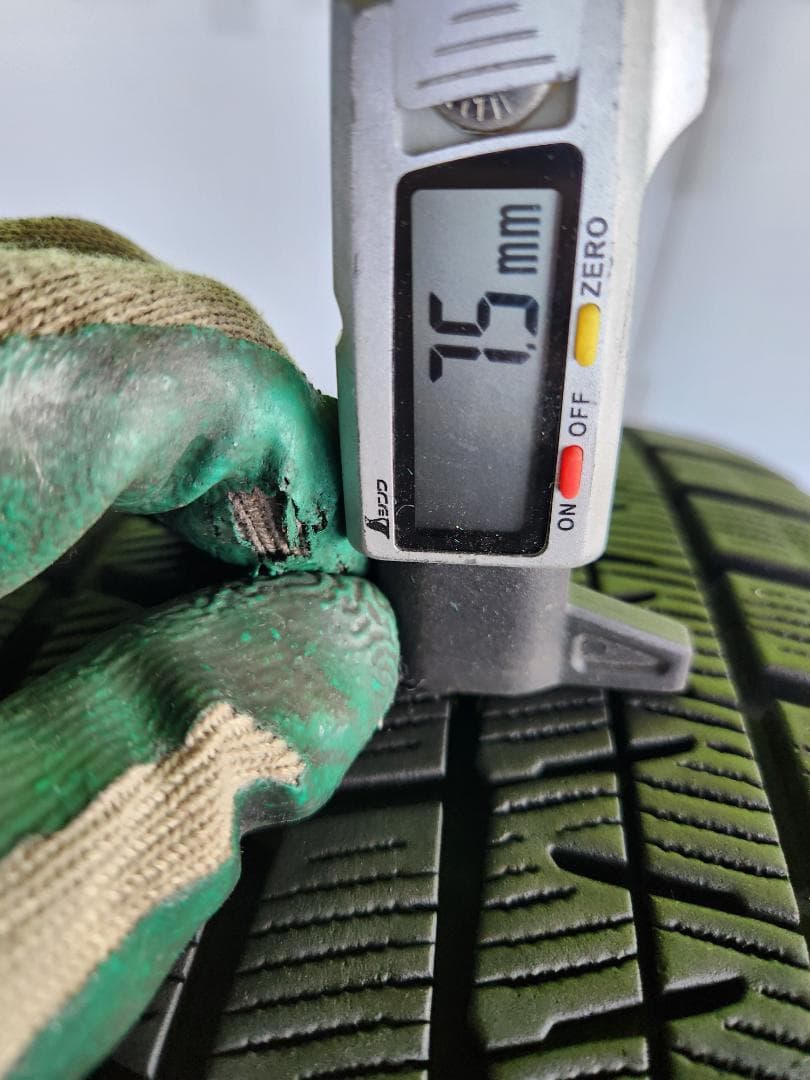 送料込☆ヨコハマスタッドレスタイヤ 225/40R18日本製☆4本