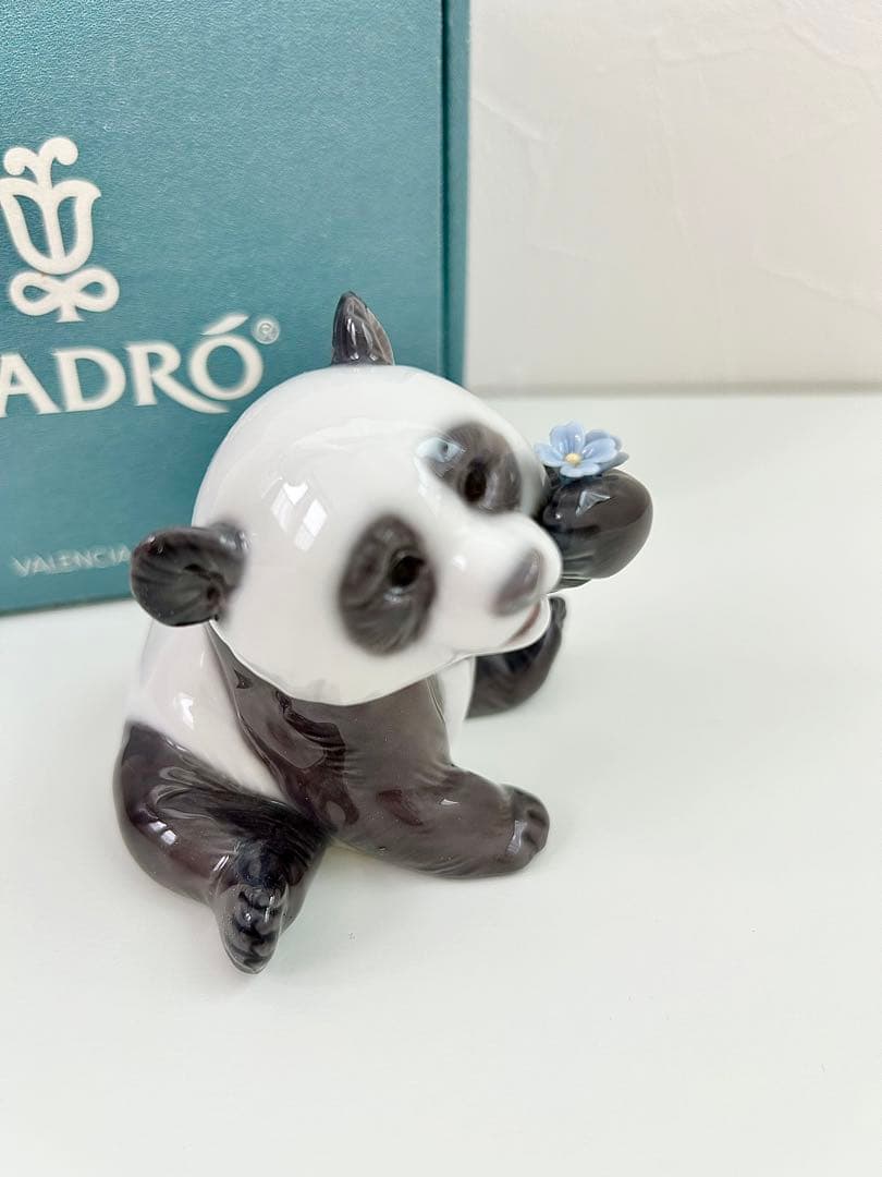 LLADRO リヤドロ　パンダ　置物　陶器　高級磁器　希少　青の花　スペイン