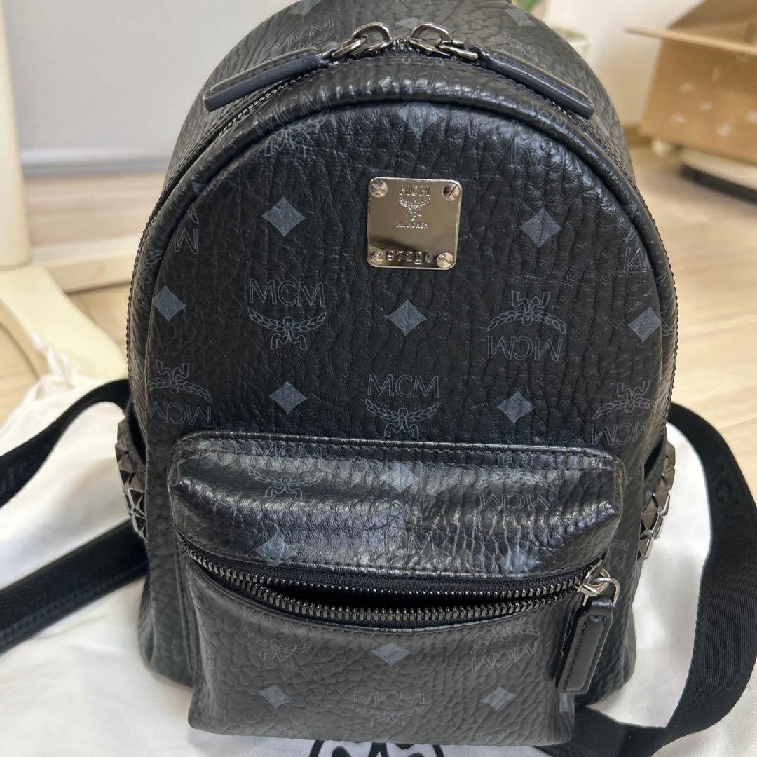 MCM スタッズ リュック 黒 mini