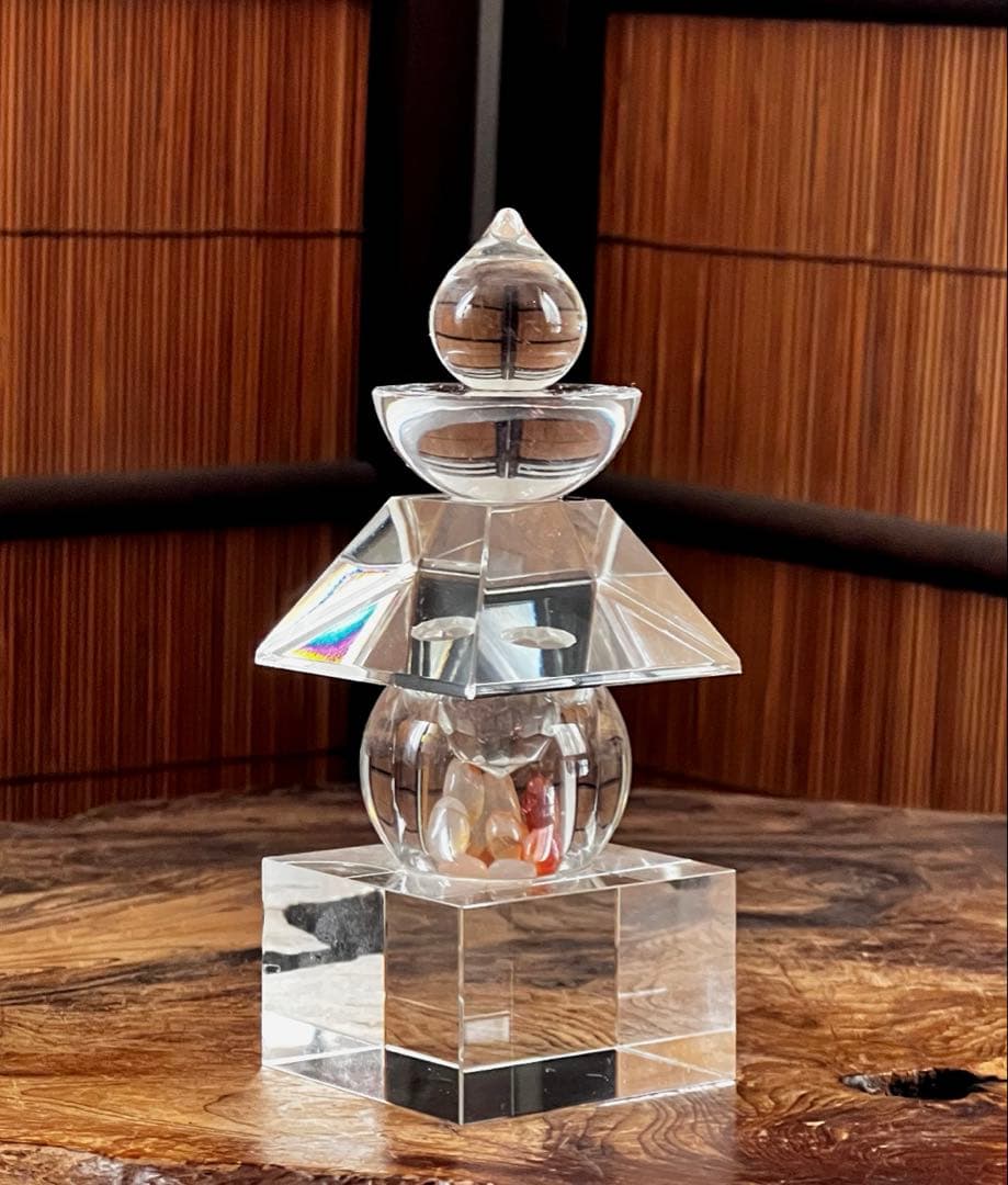 仏教美術 五輪塔 舎利塔 クリスタル