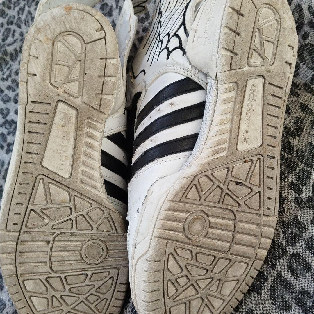 adidas ジェレミースコットホワイト 翼スニーカー