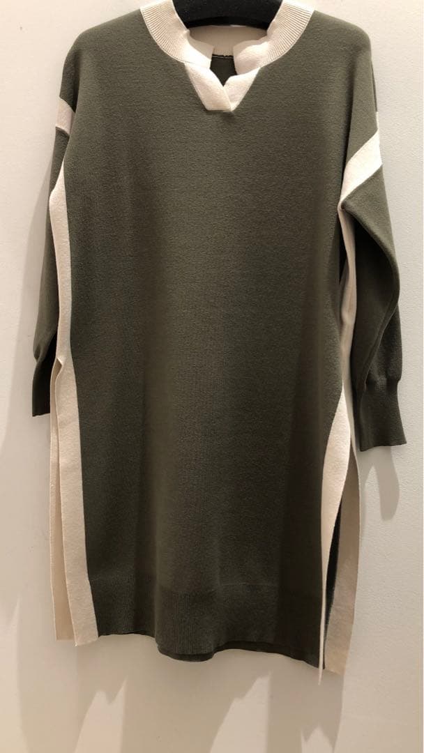 新品未使用品　クールカレアン長袖ニット