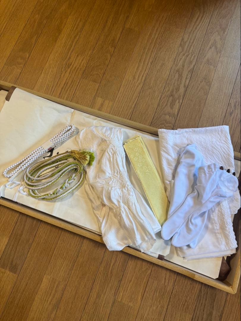 成人式振袖　古典柄　赤白振袖　レトロ振袖