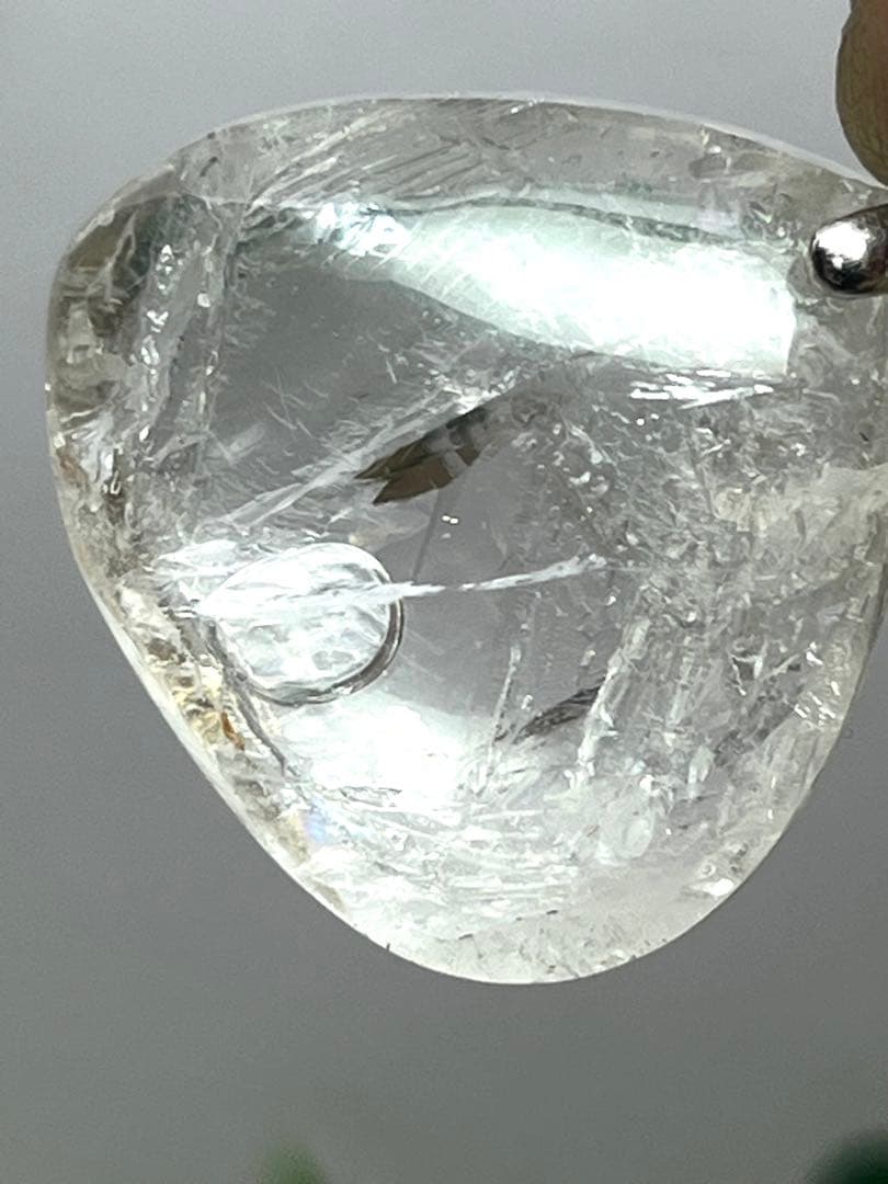 天然石　水入り水晶　ペンダントトップ　指紋入り　大きな気泡⭐️1872