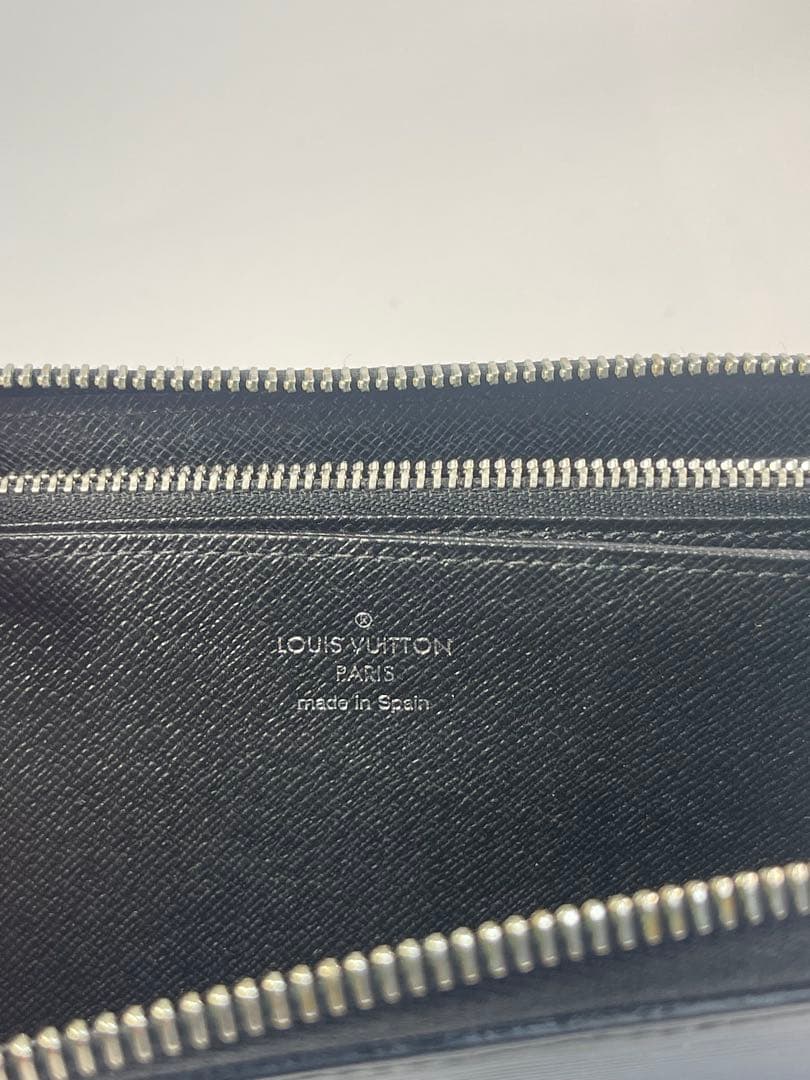 LOUIS VUITTON (ルイヴィトン)エピ長財布