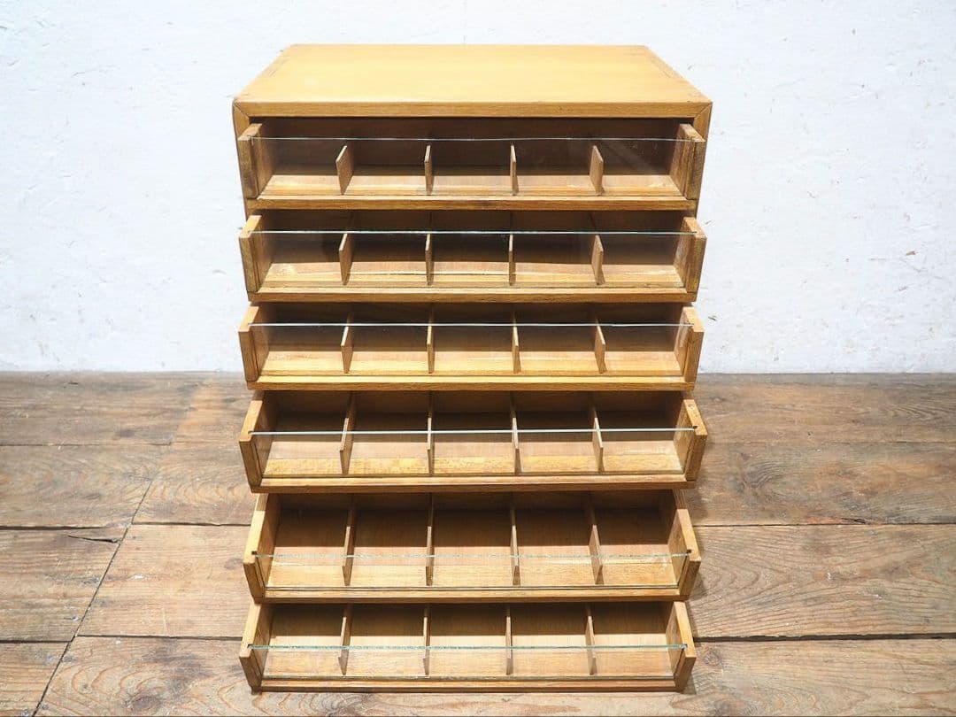 1410 ②レトロなミシン糸のガラスケース　収納棚　コレクション　ヴィンテージ